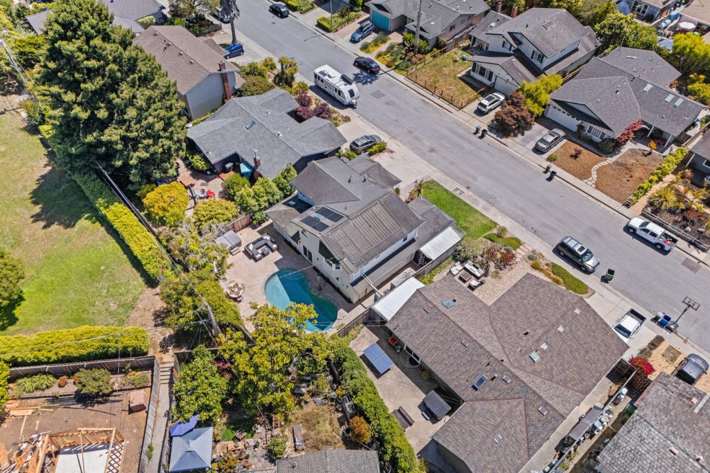 Detail Gallery Image 43 of 55 For 200 Cortez St, Capitola,  CA 95010 - 5 Beds | 4 Baths