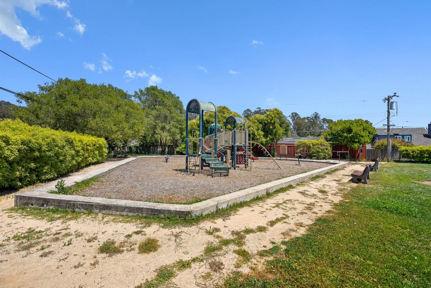 Detail Gallery Image 46 of 55 For 200 Cortez St, Capitola,  CA 95010 - 5 Beds | 4 Baths