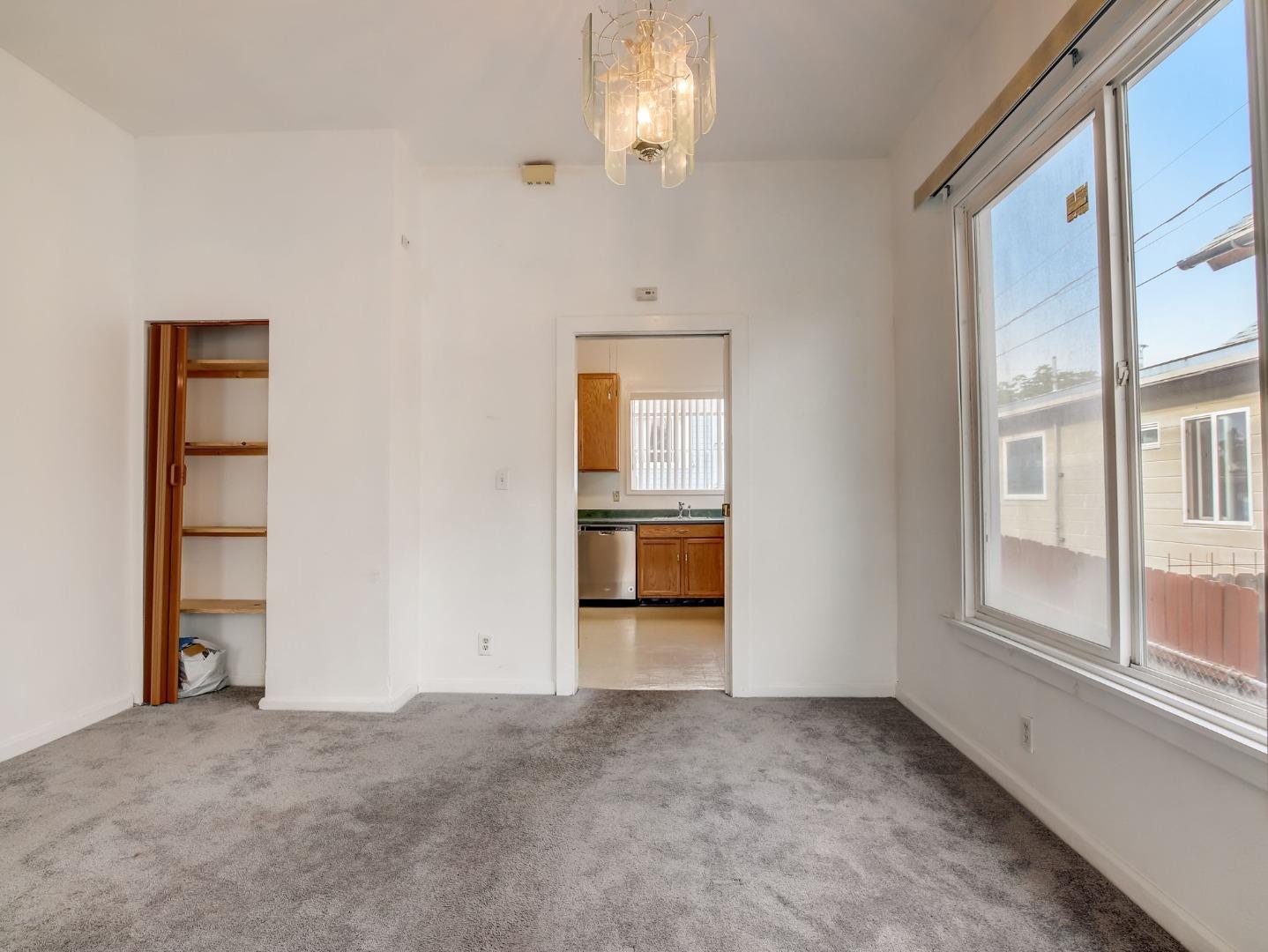 1164 Ocean Avenue, Oakland, CA, 94608