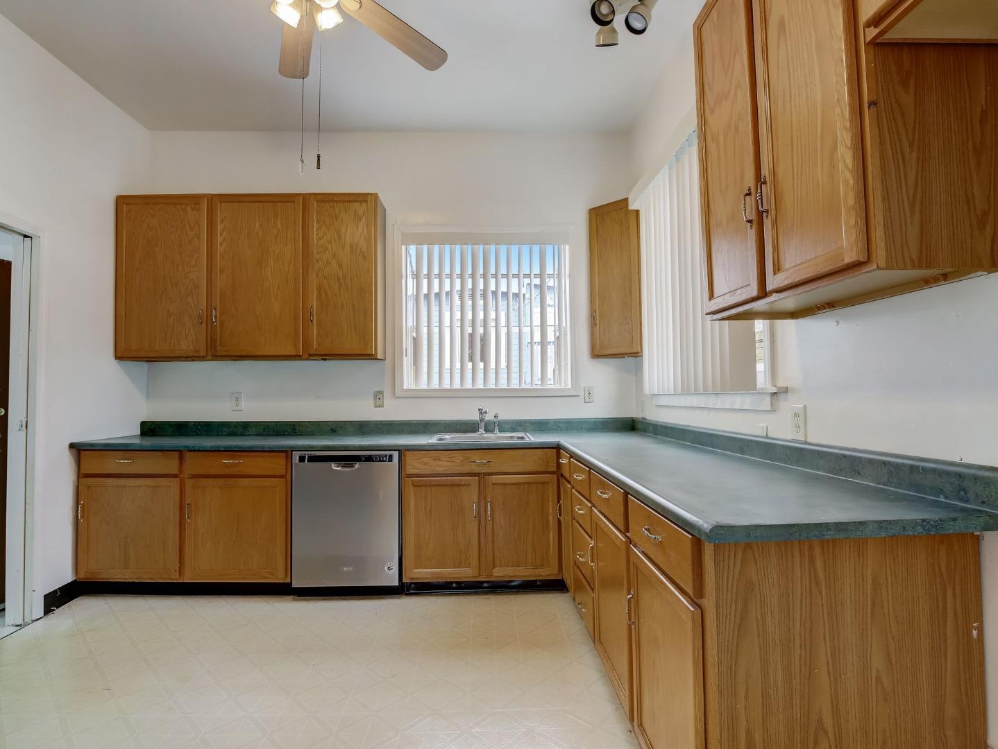 1164 Ocean Avenue, Oakland, CA, 94608