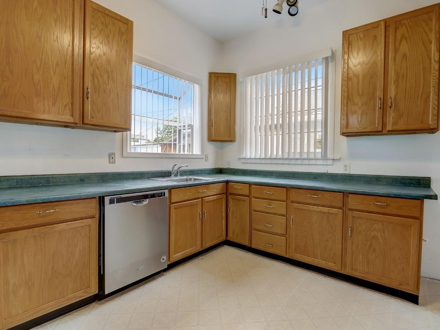 1164 Ocean Avenue, Oakland, CA, 94608