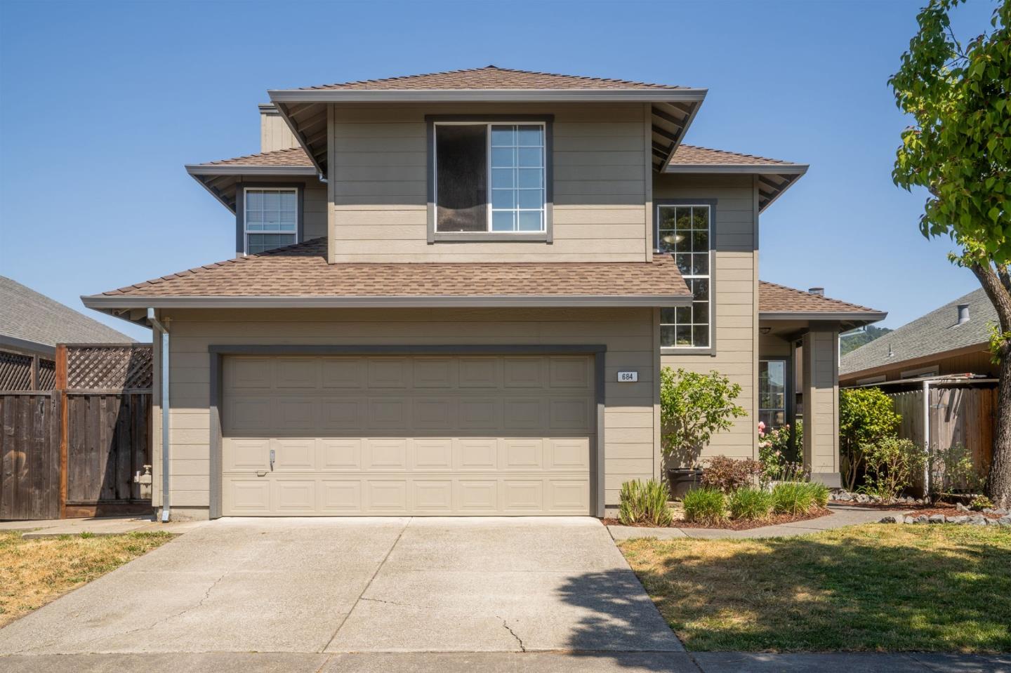 Detail Gallery Image 1 of 34 For 684 Connie St, Santa Rosa,  CA 95407 - 3 Beds | 2/1 Baths