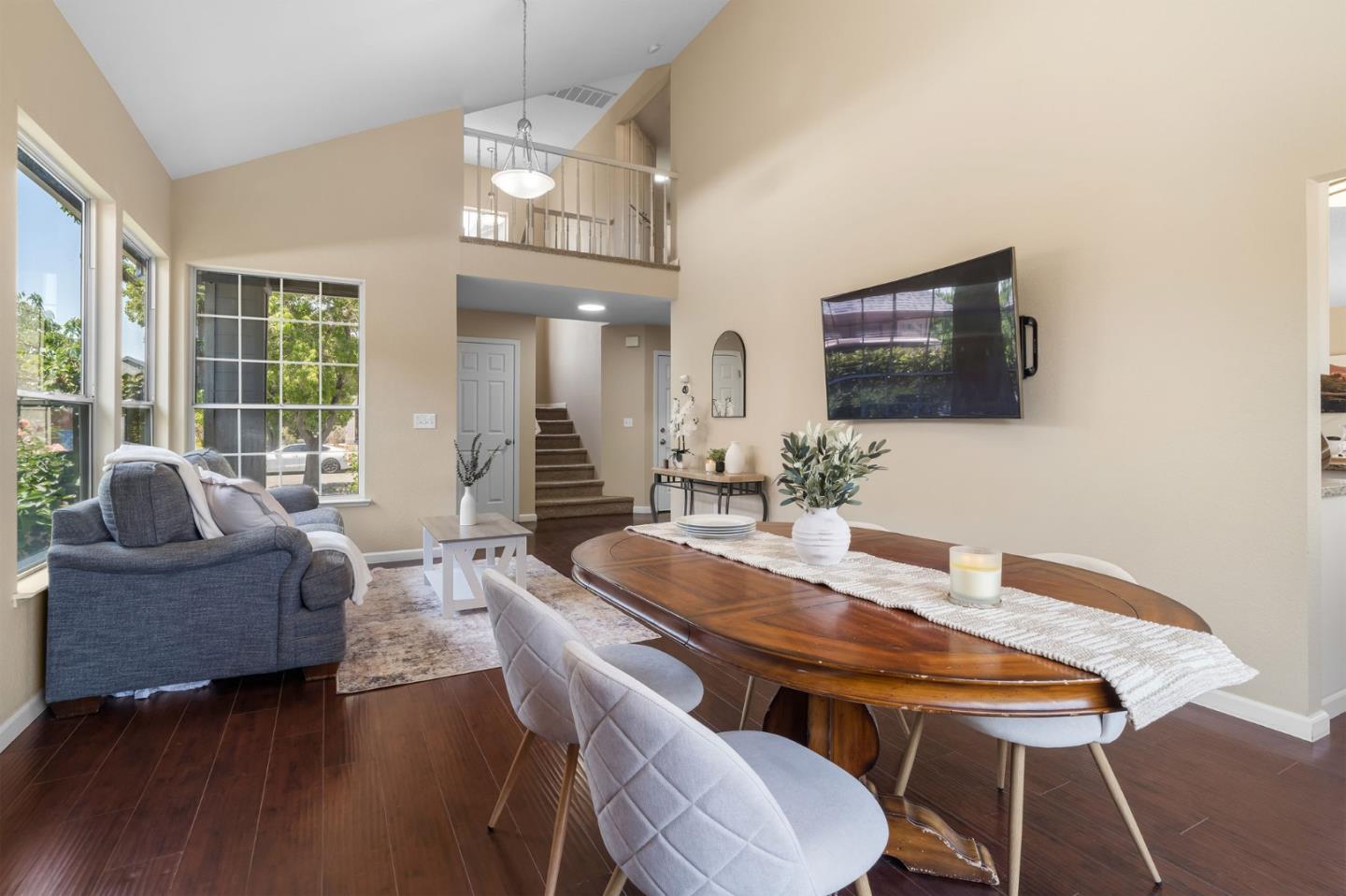 Detail Gallery Image 4 of 34 For 684 Connie St, Santa Rosa,  CA 95407 - 3 Beds | 2/1 Baths
