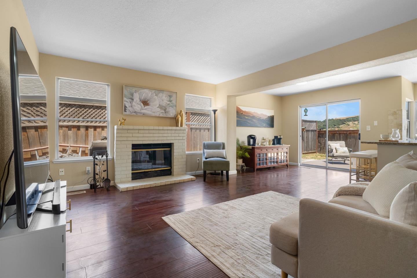 Detail Gallery Image 6 of 34 For 684 Connie St, Santa Rosa,  CA 95407 - 3 Beds | 2/1 Baths