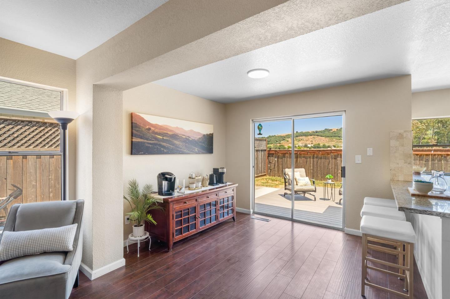 Detail Gallery Image 7 of 34 For 684 Connie St, Santa Rosa,  CA 95407 - 3 Beds | 2/1 Baths