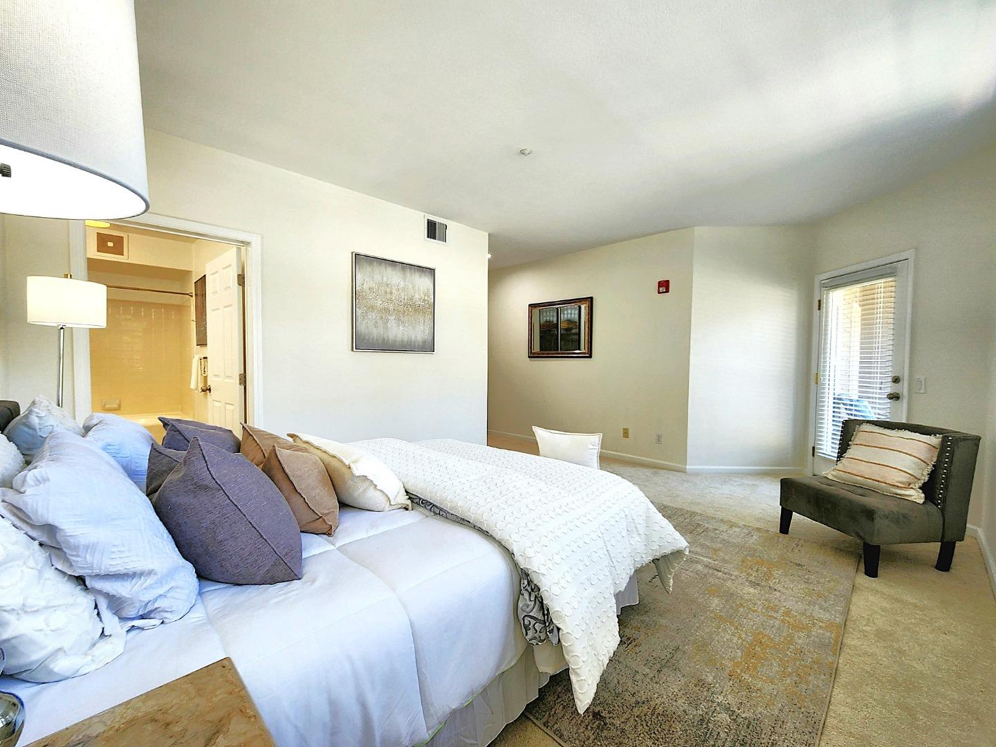 Detail Gallery Image 25 of 36 For 325 Swallowtail Ct, Brisbane,  CA 94005 - 3 Beds | 2 Baths
