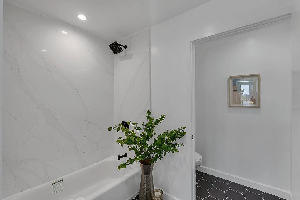 Detail Gallery Image 41 of 54 For 889 Mclellan Dr #212,  South San Francisco,  CA 94080 - 3 Beds | 2 Baths
