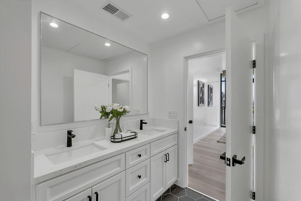 Detail Gallery Image 42 of 54 For 889 Mclellan Dr #212,  South San Francisco,  CA 94080 - 3 Beds | 2 Baths