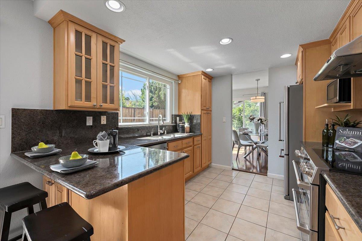 Detail Gallery Image 11 of 30 For 36 Southmar Ct, San Jose,  CA 95138 - 4 Beds | 2/1 Baths