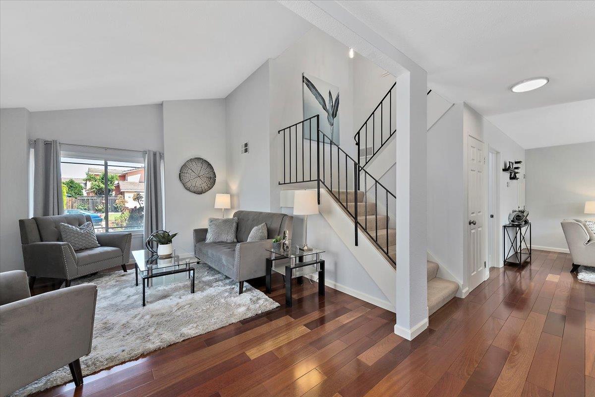 Detail Gallery Image 5 of 30 For 36 Southmar Ct, San Jose,  CA 95138 - 4 Beds | 2/1 Baths