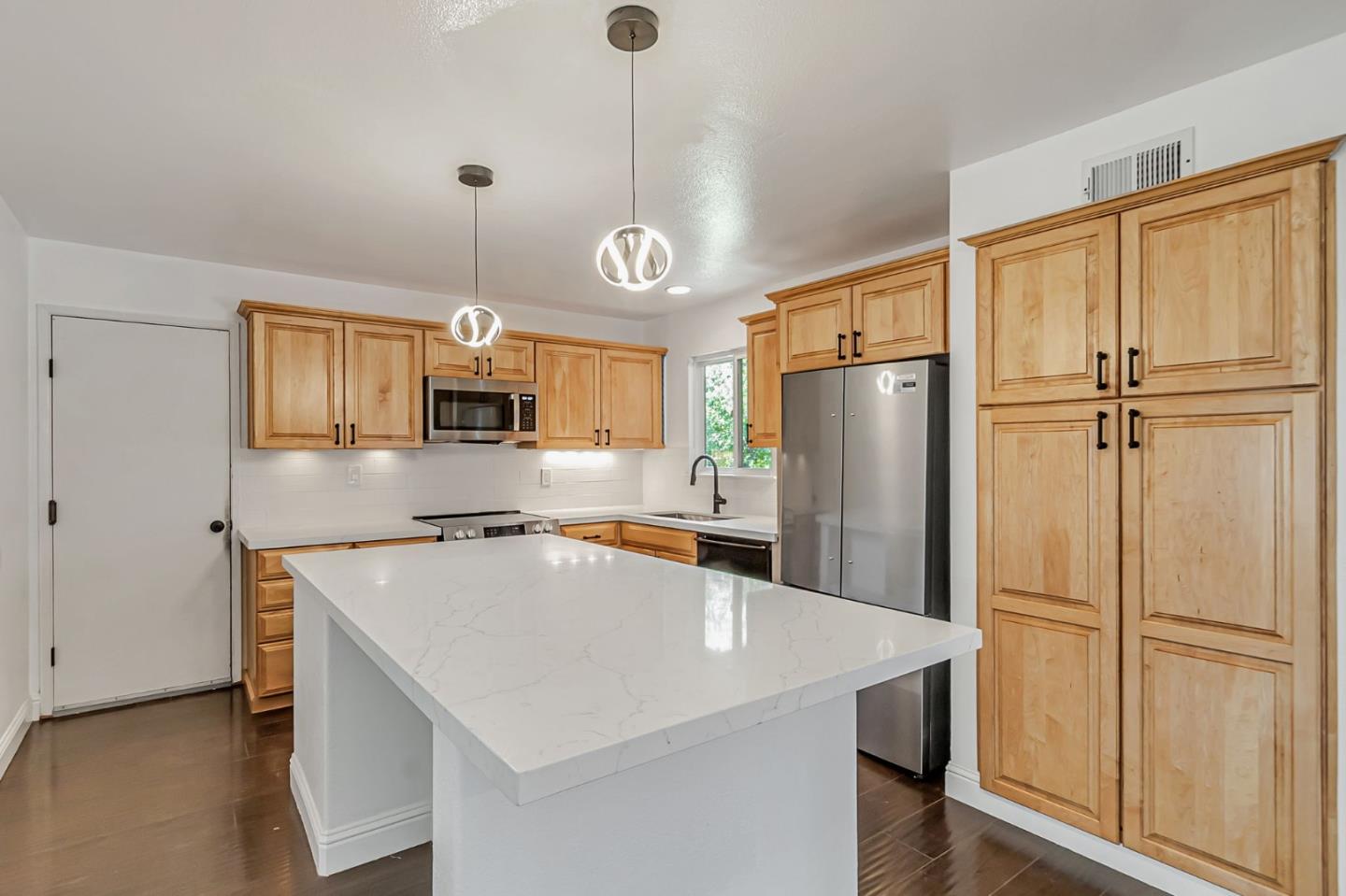 Detail Gallery Image 10 of 41 For 738 Shawnee Ln, San Jose,  CA 95123 - 4 Beds | 2 Baths