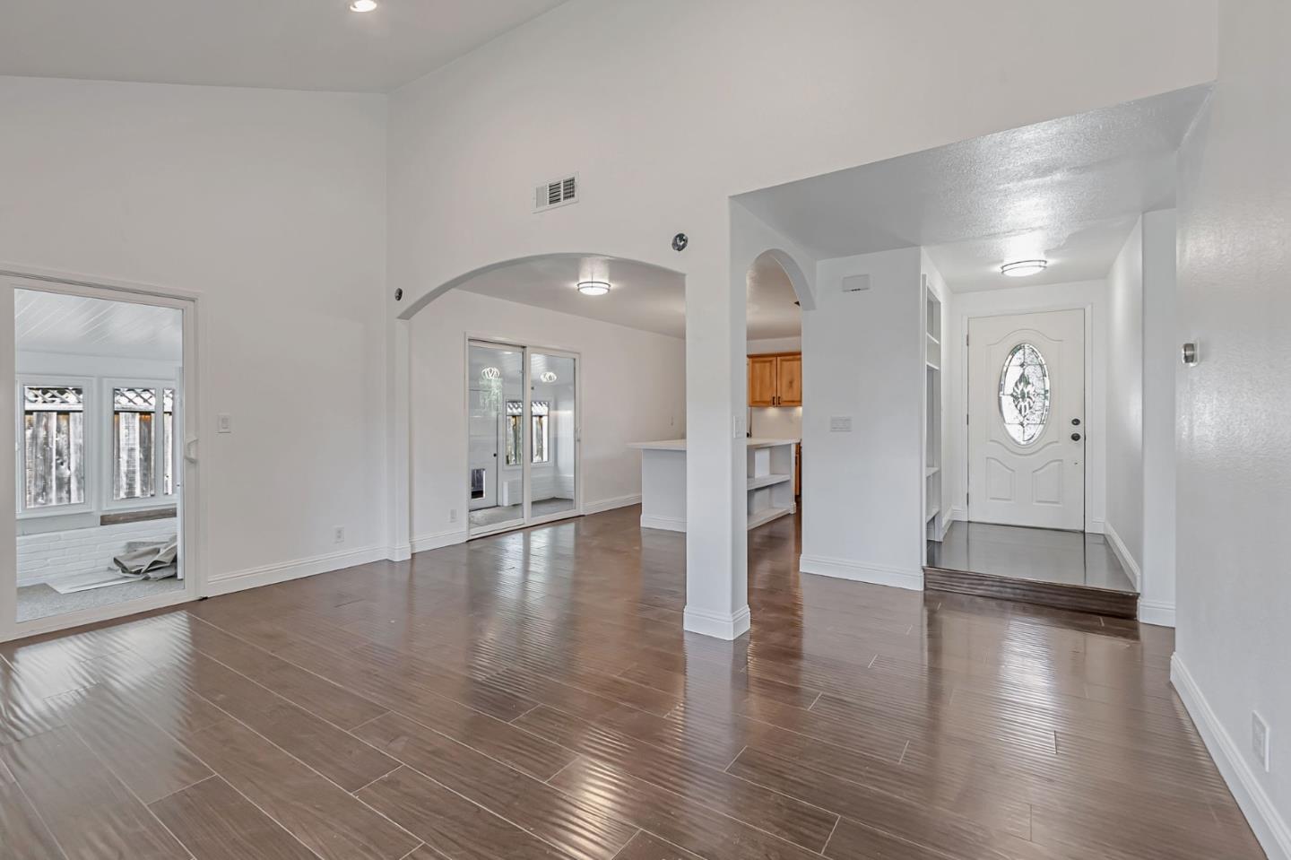 Detail Gallery Image 6 of 41 For 738 Shawnee Ln, San Jose,  CA 95123 - 4 Beds | 2 Baths