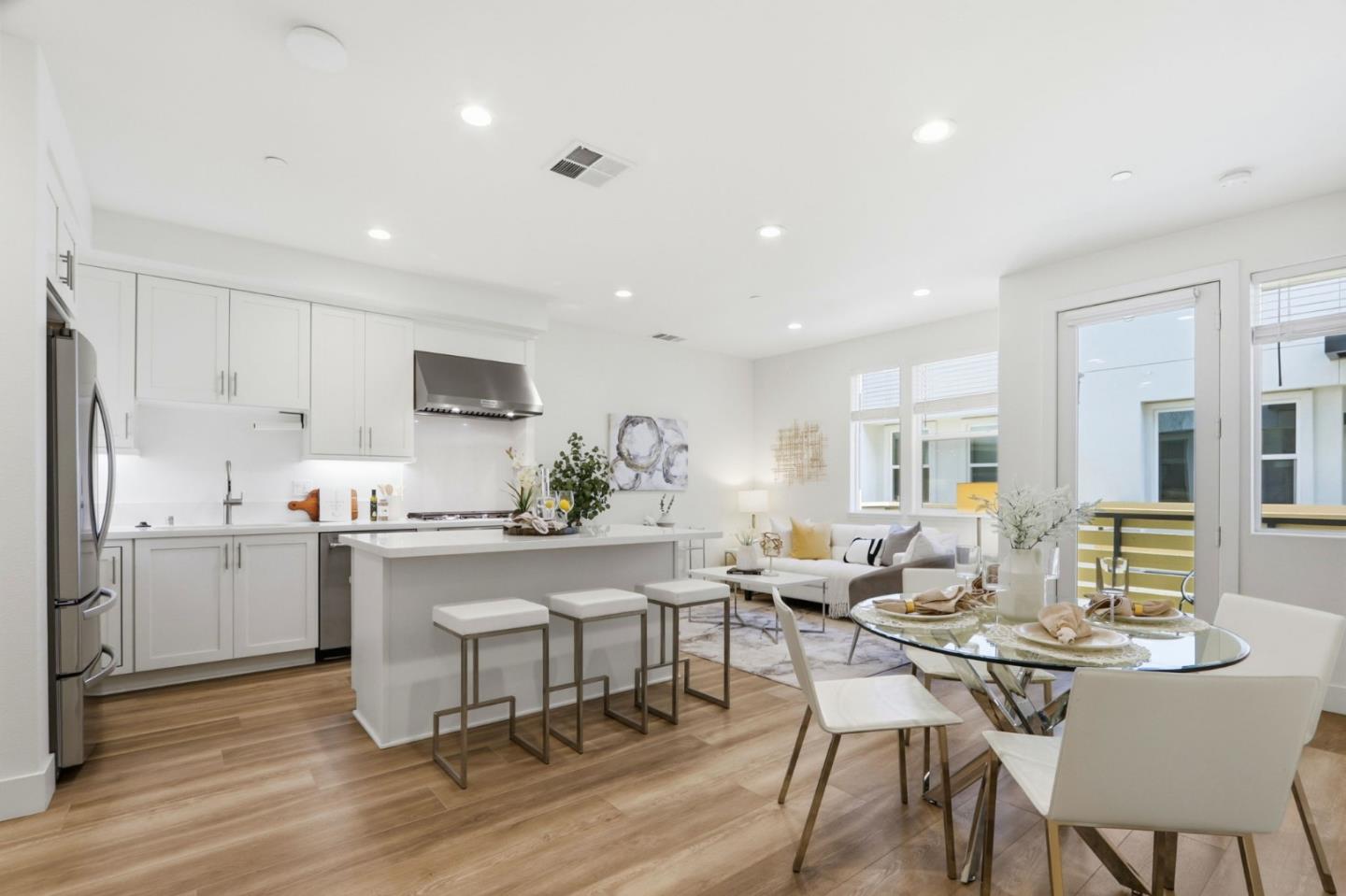 Detail Gallery Image 4 of 37 For 2006 Terracotta Ct, Milpitas,  CA 95035 - 3 Beds | 3 Baths