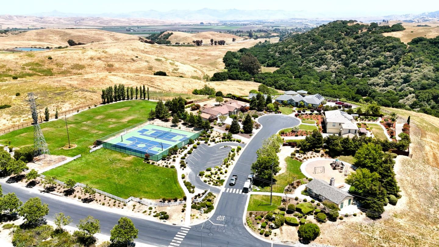 Detail Gallery Image 69 of 73 For 531 via Vaquero Sur, San Juan Bautista,  CA 95045 - 4 Beds | 3 Baths
