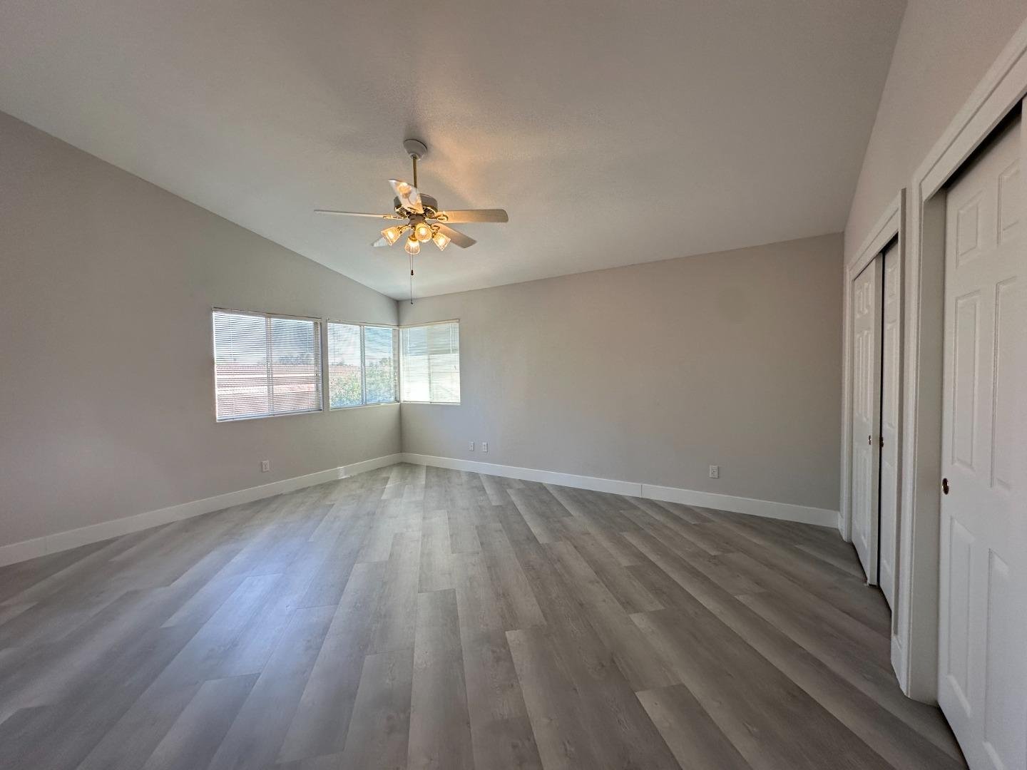Detail Gallery Image 14 of 27 For 1842 Loma Linda Cir, Los Banos,  CA 93635 - 4 Beds | 3 Baths
