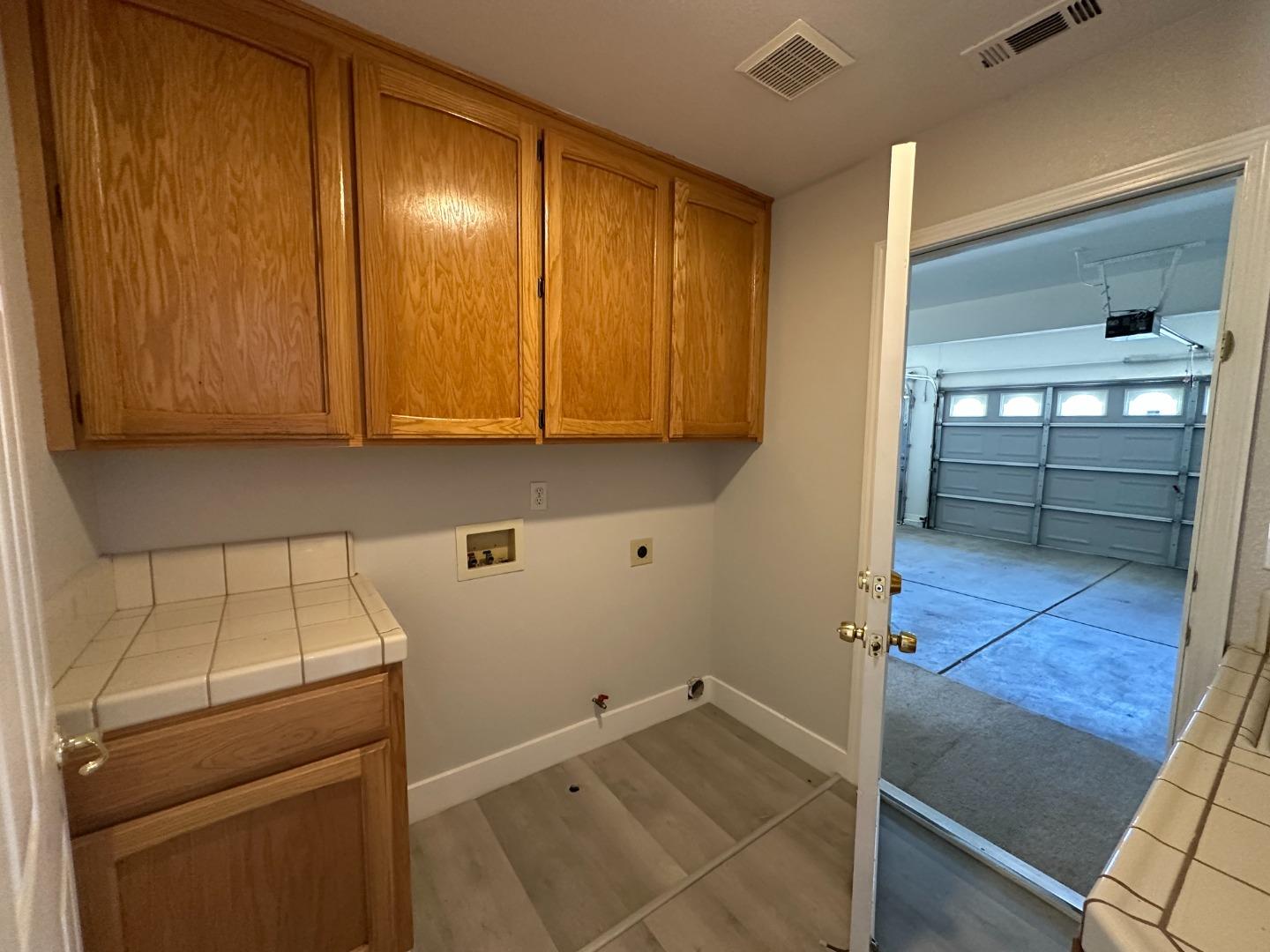Detail Gallery Image 18 of 27 For 1842 Loma Linda Cir, Los Banos,  CA 93635 - 4 Beds | 3 Baths