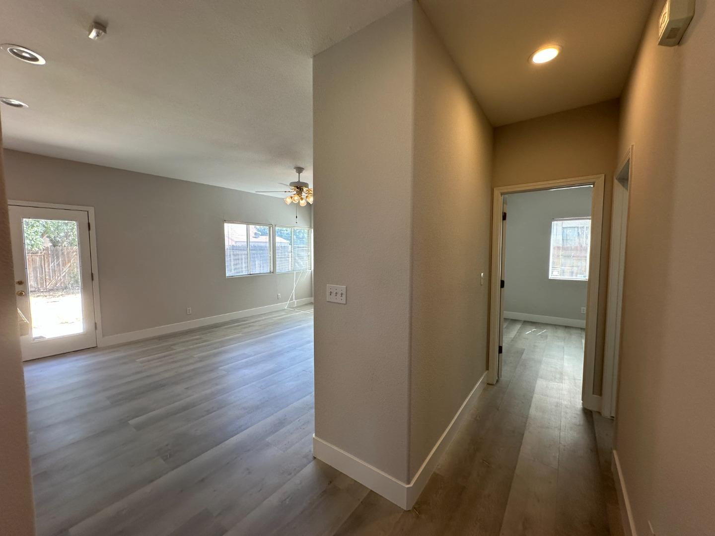 Detail Gallery Image 19 of 27 For 1842 Loma Linda Cir, Los Banos,  CA 93635 - 4 Beds | 3 Baths