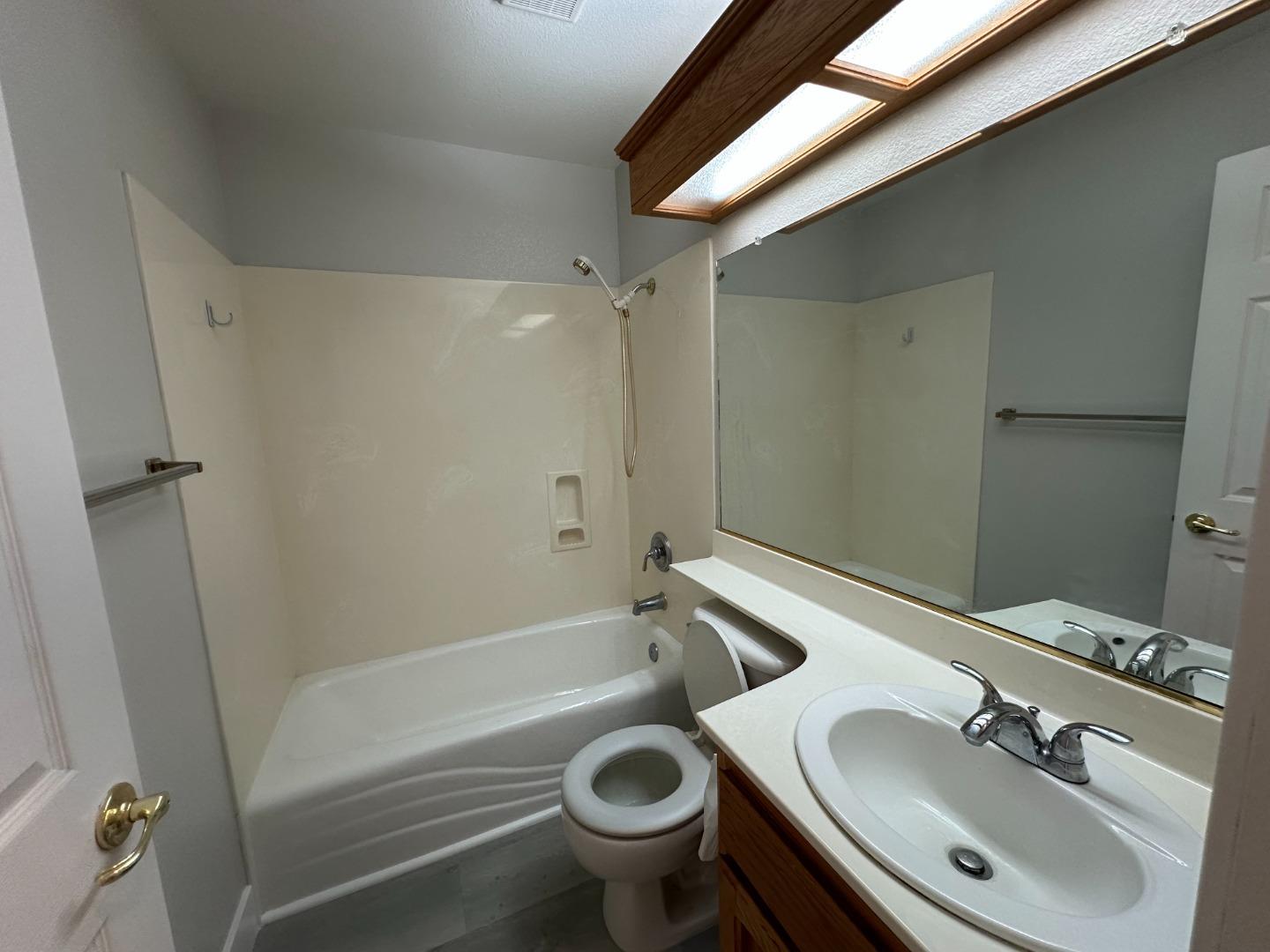 Detail Gallery Image 20 of 27 For 1842 Loma Linda Cir, Los Banos,  CA 93635 - 4 Beds | 3 Baths