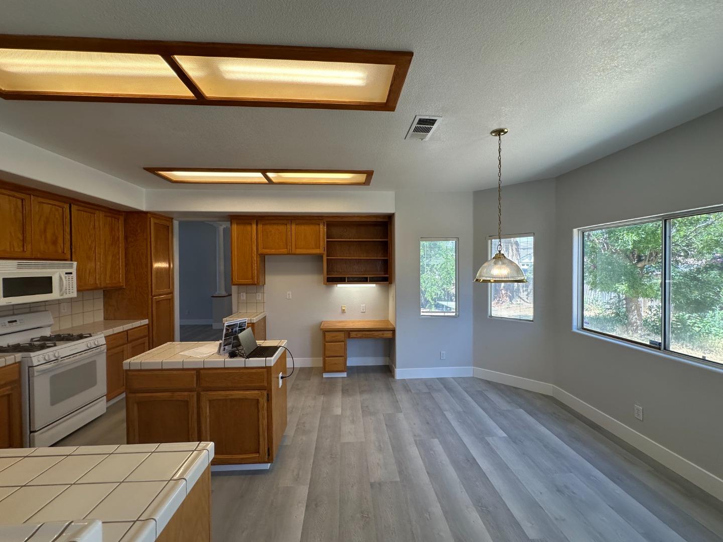 Detail Gallery Image 24 of 27 For 1842 Loma Linda Cir, Los Banos,  CA 93635 - 4 Beds | 3 Baths