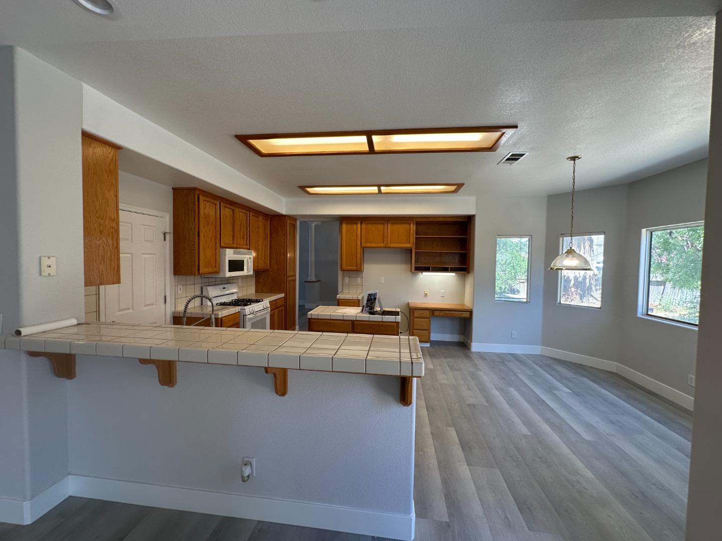 Detail Gallery Image 25 of 27 For 1842 Loma Linda Cir, Los Banos,  CA 93635 - 4 Beds | 3 Baths