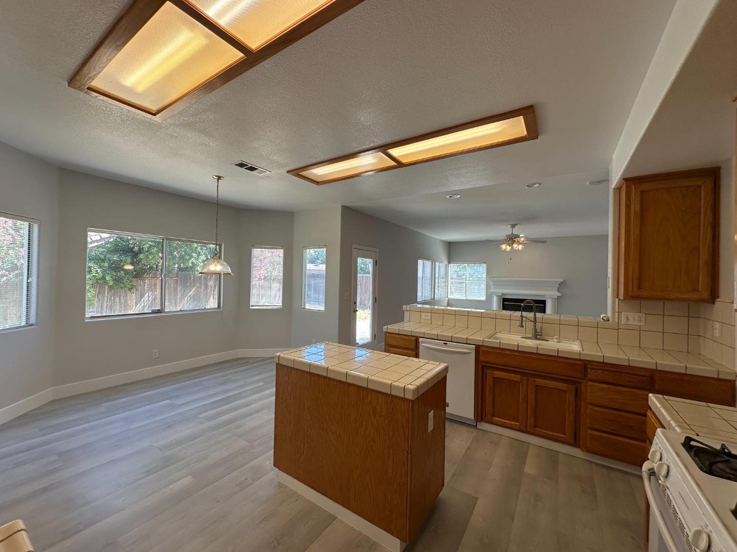 Detail Gallery Image 26 of 27 For 1842 Loma Linda Cir, Los Banos,  CA 93635 - 4 Beds | 3 Baths