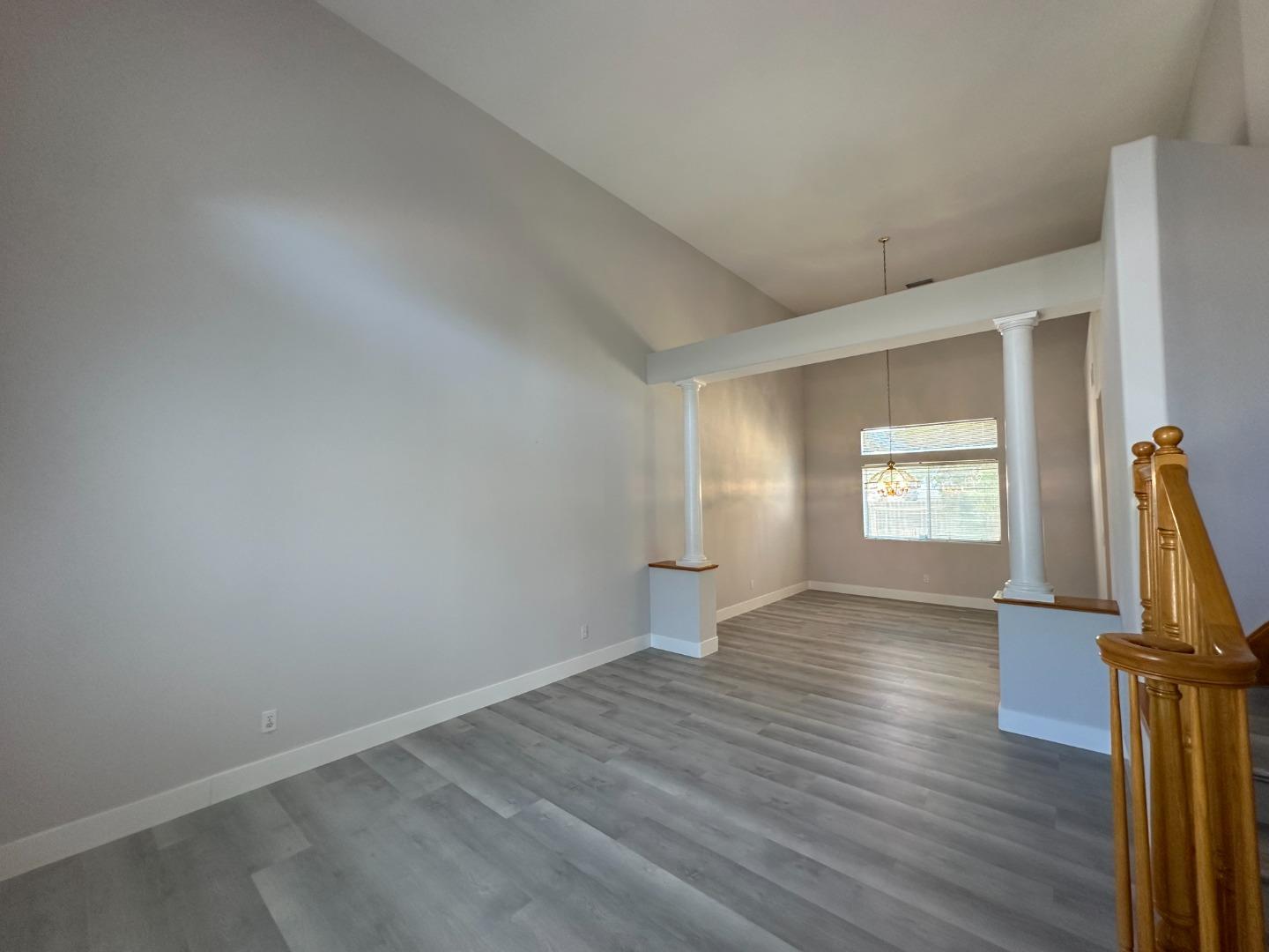 Detail Gallery Image 4 of 27 For 1842 Loma Linda Cir, Los Banos,  CA 93635 - 4 Beds | 3 Baths