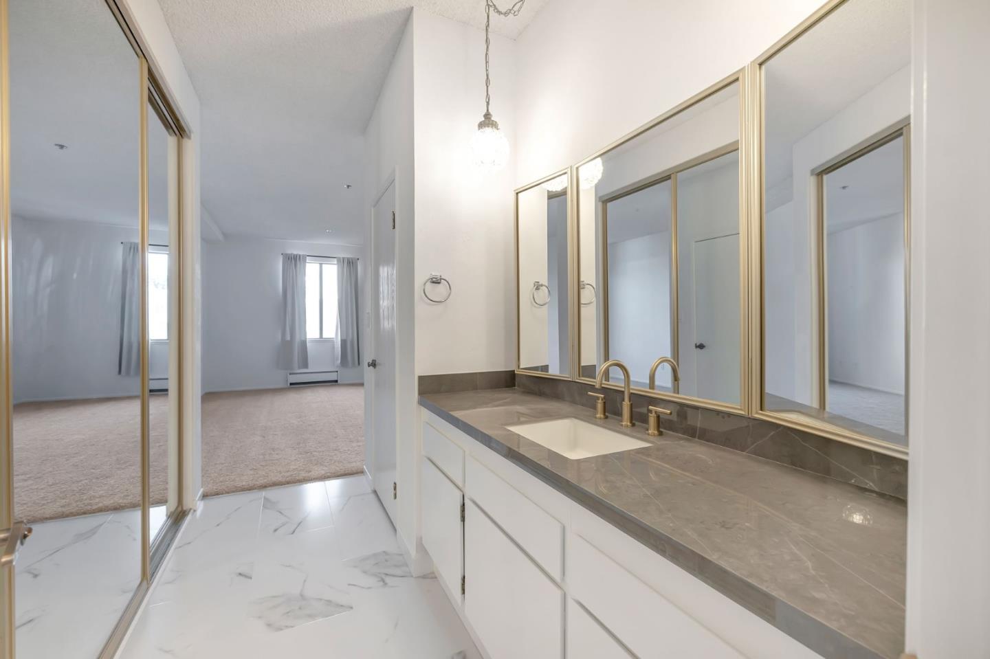 Detail Gallery Image 21 of 35 For 1515 Floribunda Ave #205,  Burlingame,  CA 94010 - 2 Beds | 2 Baths
