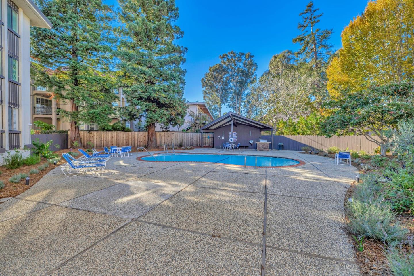 Detail Gallery Image 32 of 35 For 1515 Floribunda Ave #205,  Burlingame,  CA 94010 - 2 Beds | 2 Baths