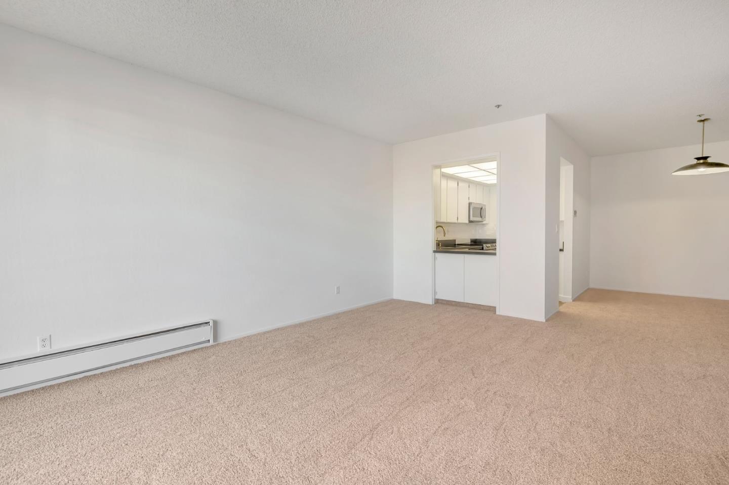 Detail Gallery Image 9 of 35 For 1515 Floribunda Ave #205,  Burlingame,  CA 94010 - 2 Beds | 2 Baths