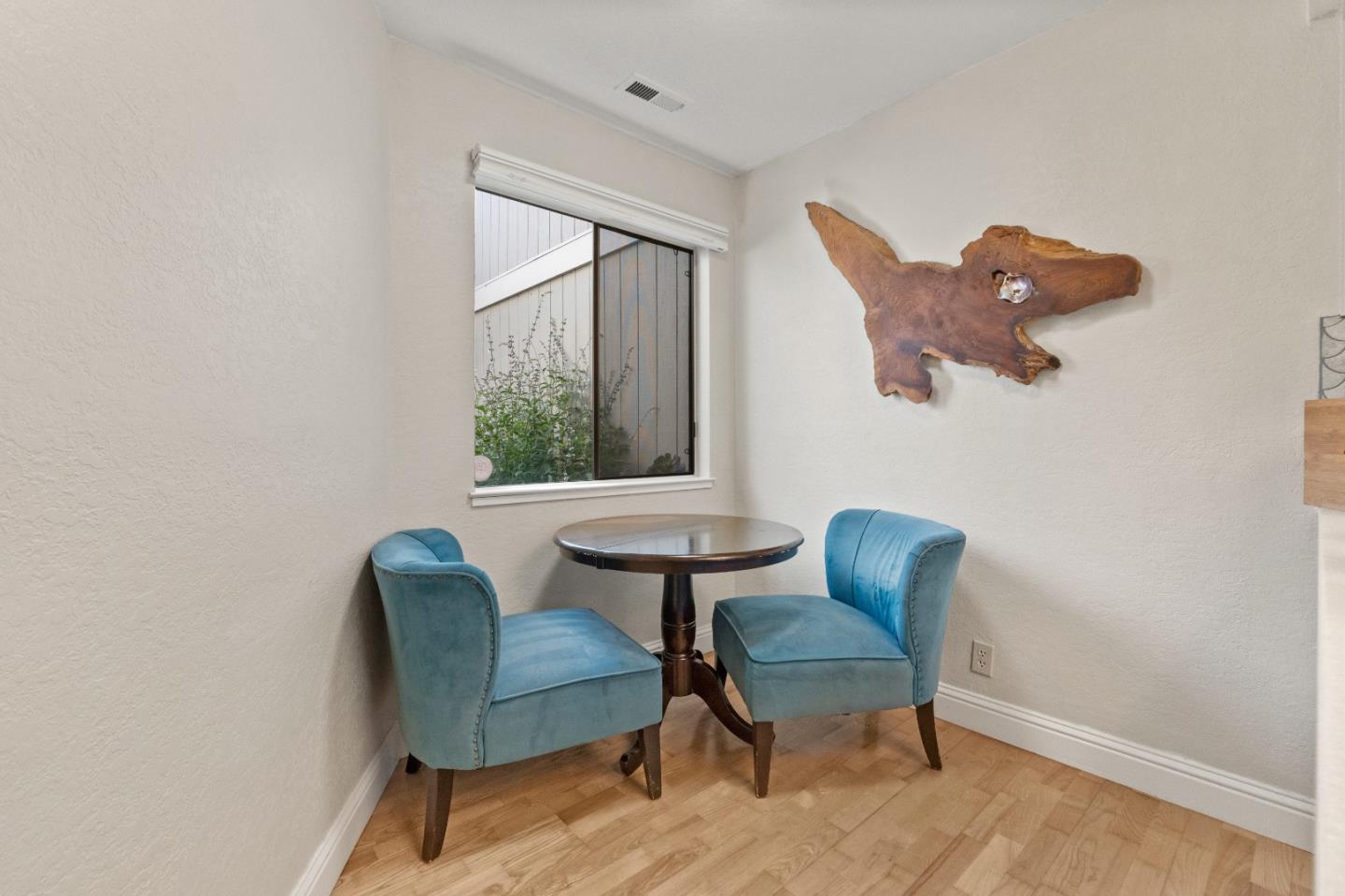 Detail Gallery Image 12 of 36 For 2707 Amberwood Ln, Santa Cruz,  CA 95065 - 3 Beds | 2/1 Baths