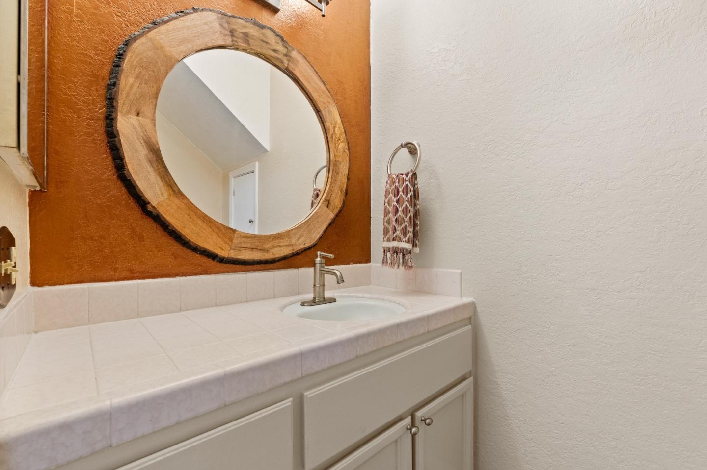 Detail Gallery Image 14 of 36 For 2707 Amberwood Ln, Santa Cruz,  CA 95065 - 3 Beds | 2/1 Baths