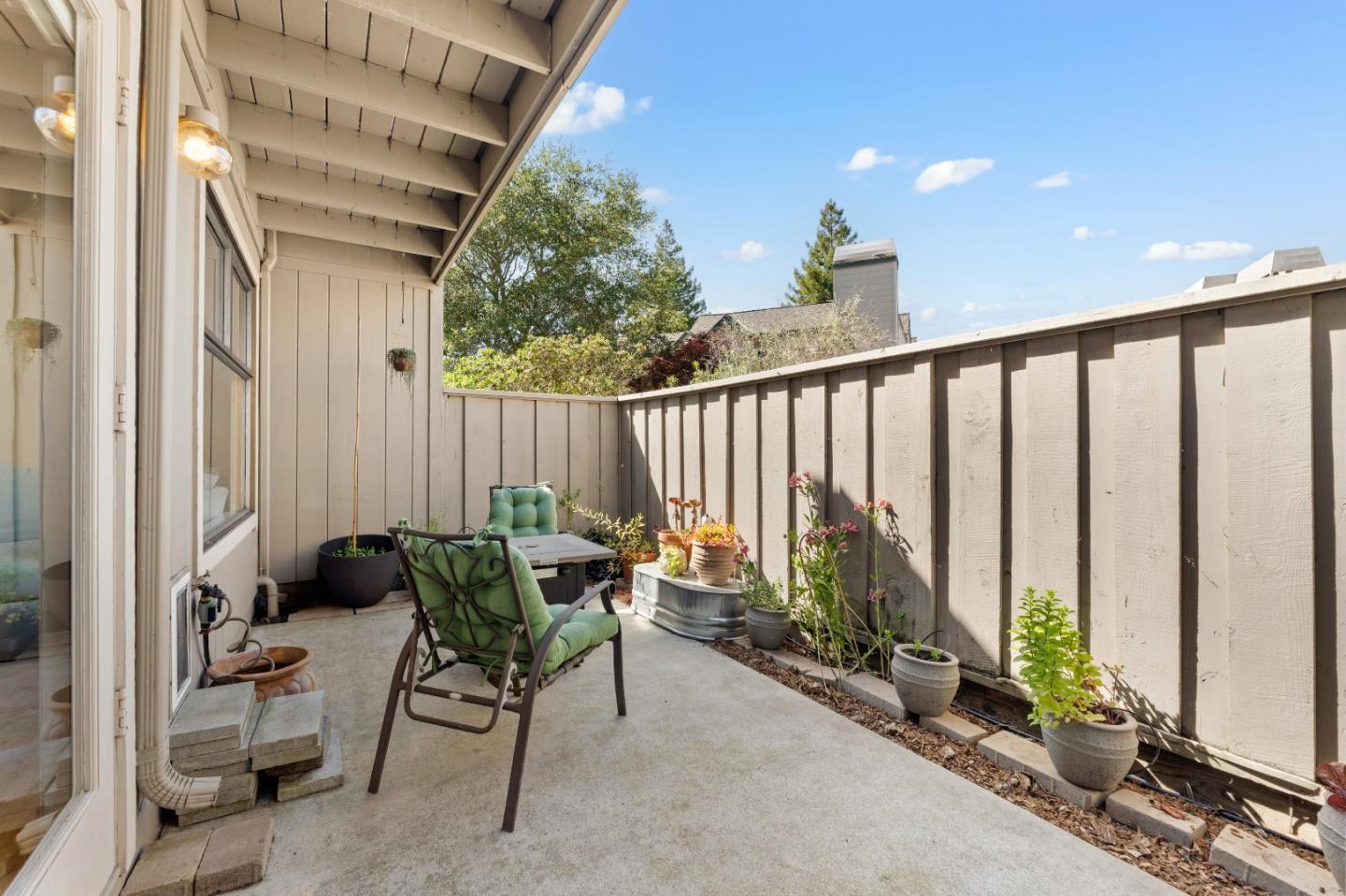 Detail Gallery Image 5 of 36 For 2707 Amberwood Ln, Santa Cruz,  CA 95065 - 3 Beds | 2/1 Baths
