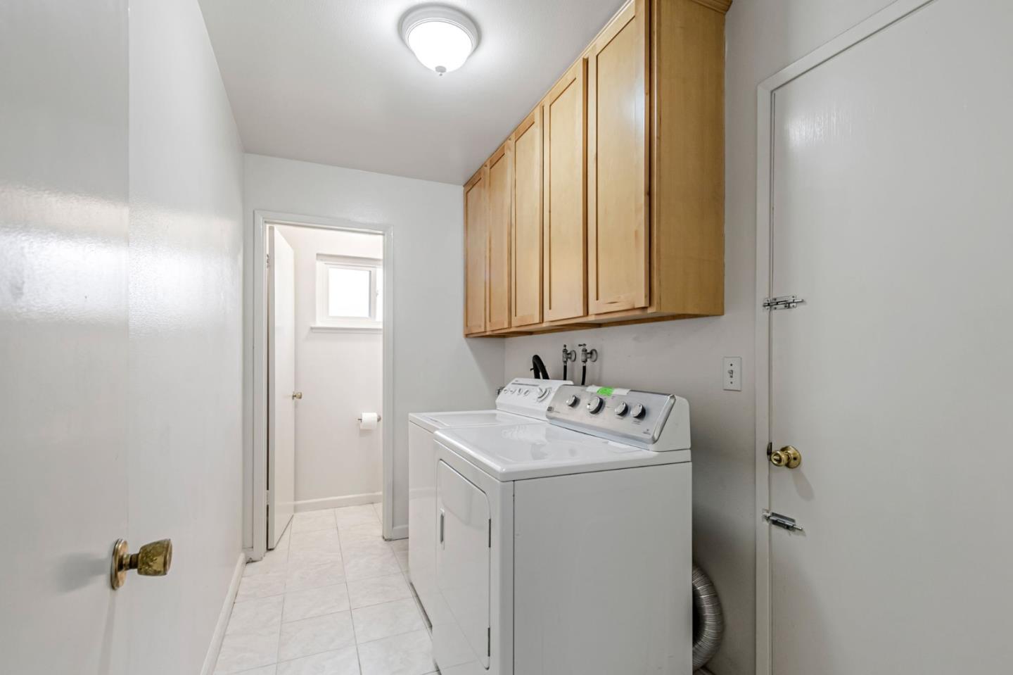 Detail Gallery Image 16 of 41 For 1135 Elmsford Dr, Cupertino,  CA 95014 - 3 Beds | 2/1 Baths