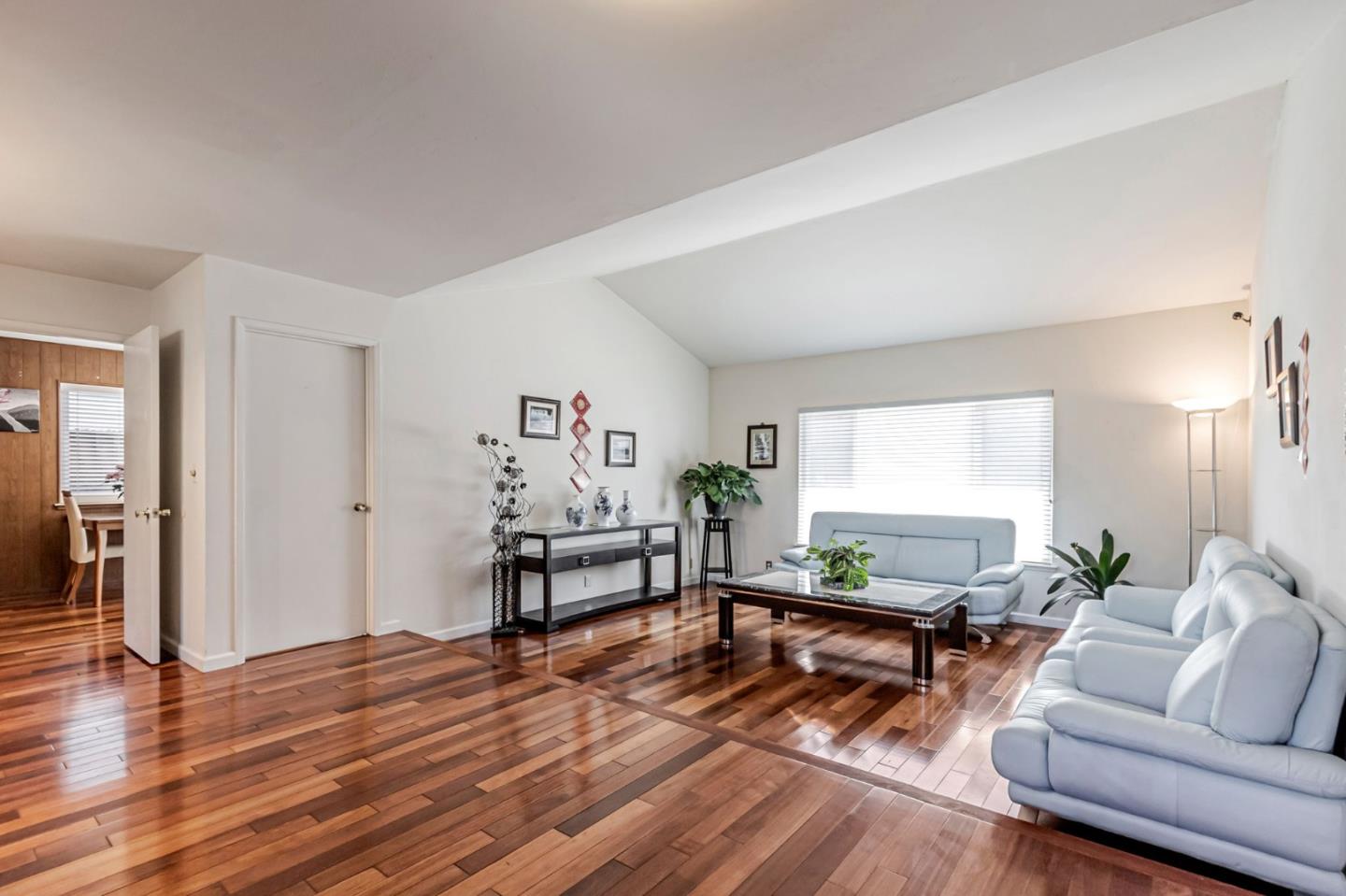 Detail Gallery Image 19 of 41 For 1135 Elmsford Dr, Cupertino,  CA 95014 - 3 Beds | 2/1 Baths