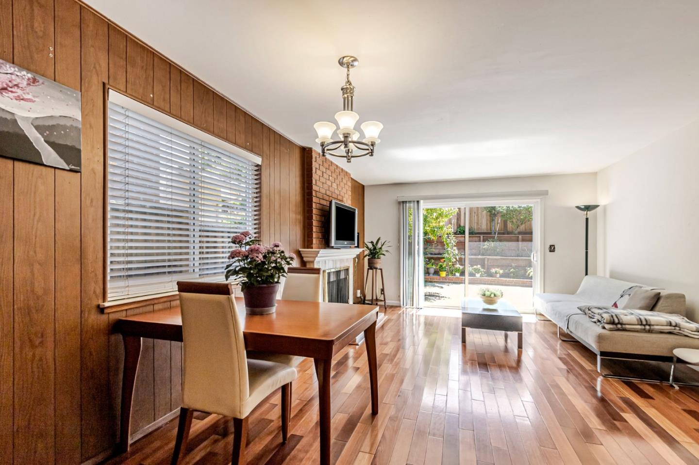 Detail Gallery Image 23 of 41 For 1135 Elmsford Dr, Cupertino,  CA 95014 - 3 Beds | 2/1 Baths