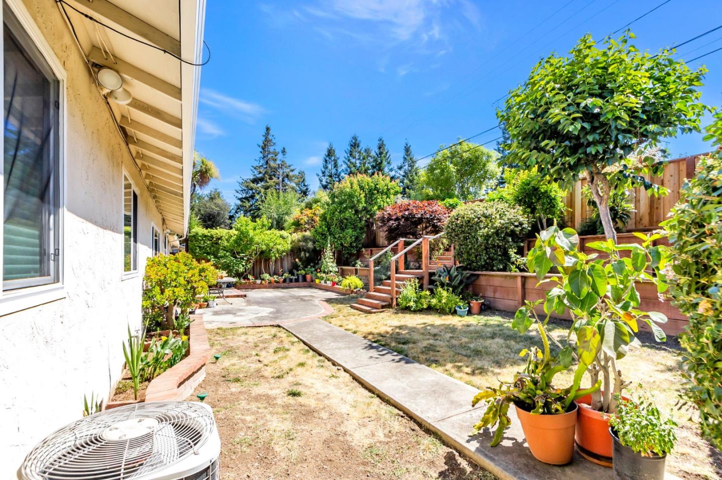 Detail Gallery Image 26 of 41 For 1135 Elmsford Dr, Cupertino,  CA 95014 - 3 Beds | 2/1 Baths