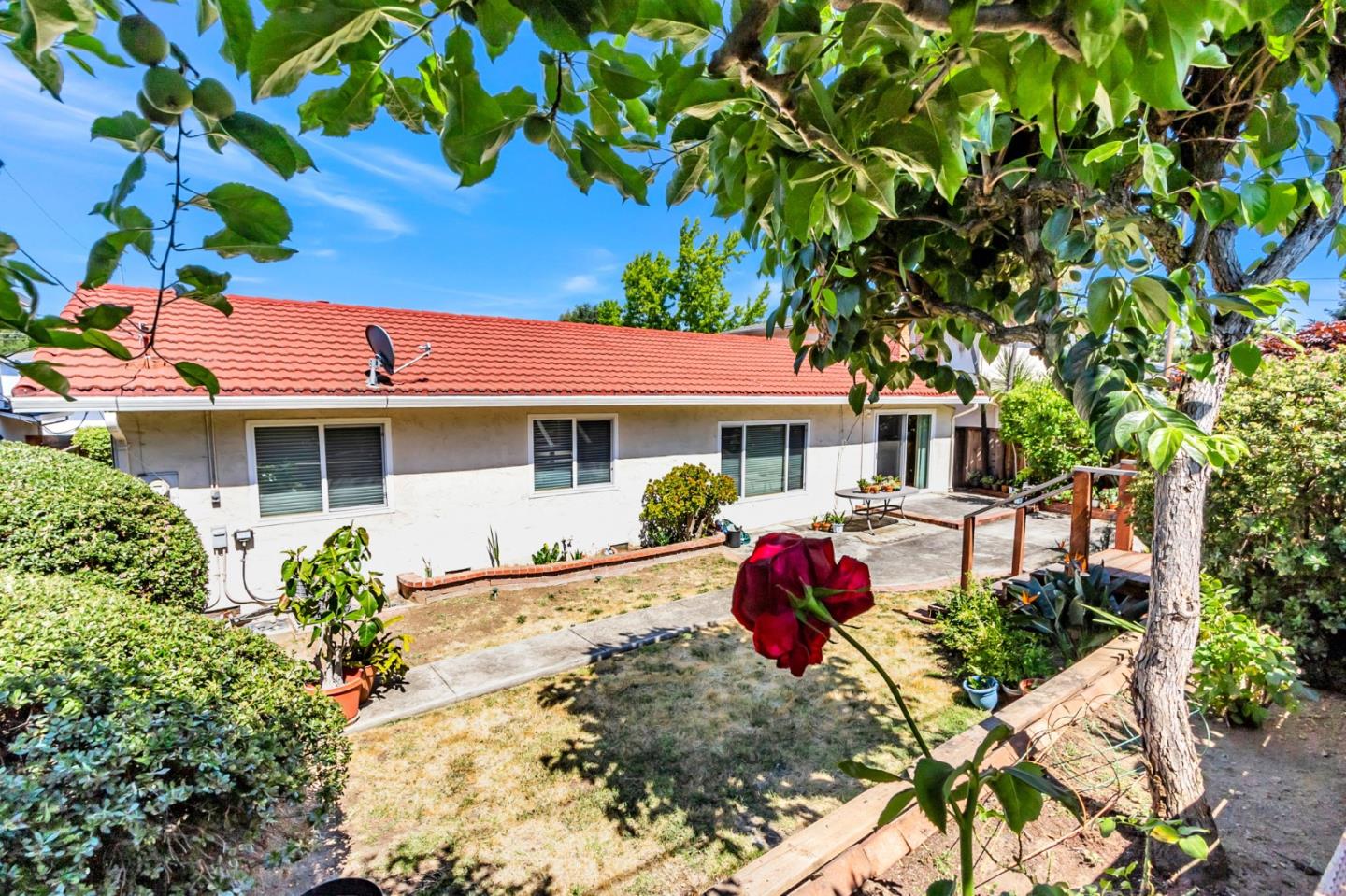 Detail Gallery Image 28 of 41 For 1135 Elmsford Dr, Cupertino,  CA 95014 - 3 Beds | 2/1 Baths