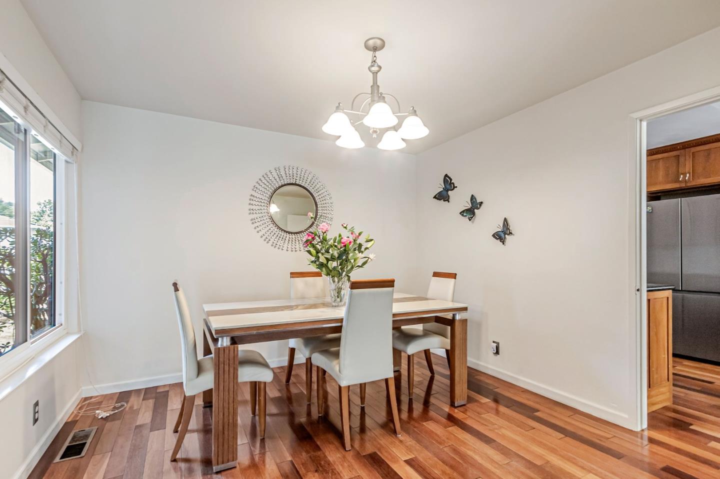Detail Gallery Image 32 of 41 For 1135 Elmsford Dr, Cupertino,  CA 95014 - 3 Beds | 2/1 Baths