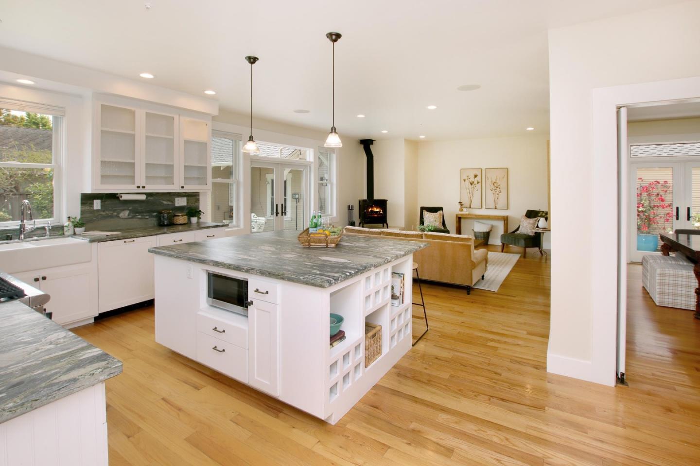 Detail Gallery Image 14 of 54 For 510 Windham St, Santa Cruz,  CA 95062 - 3 Beds | 2/1 Baths