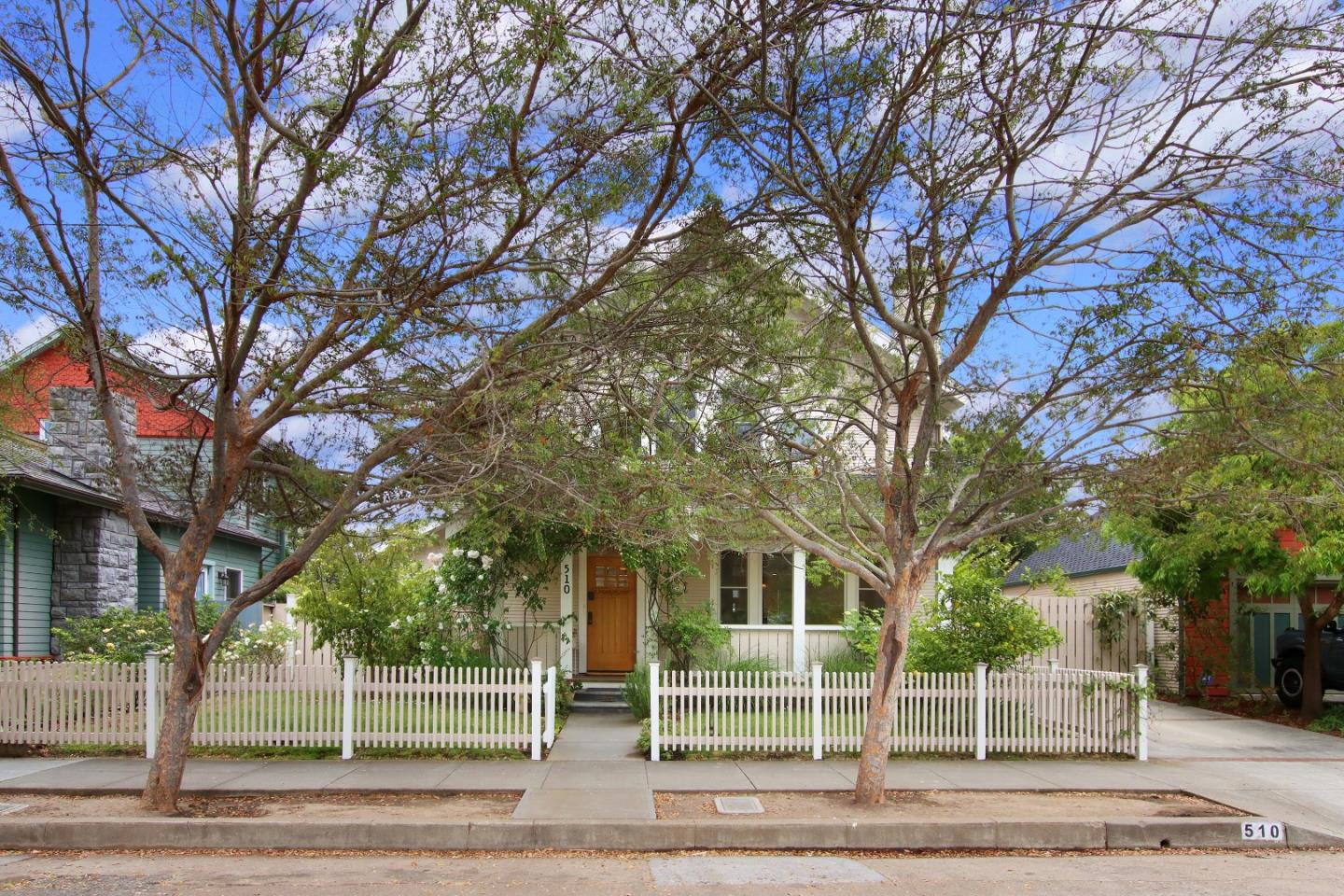 Detail Gallery Image 5 of 54 For 510 Windham St, Santa Cruz,  CA 95062 - 3 Beds | 2/1 Baths