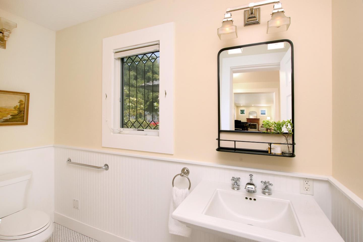 Detail Gallery Image 8 of 54 For 510 Windham St, Santa Cruz,  CA 95062 - 3 Beds | 2/1 Baths