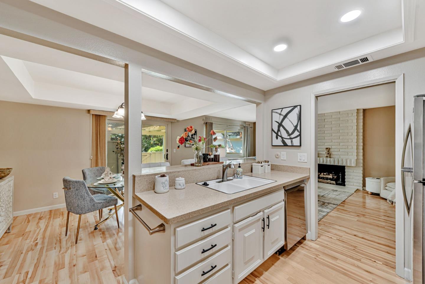 Detail Gallery Image 10 of 46 For 5441 Cribari Grn, San Jose,  CA 95135 - 2 Beds | 2 Baths