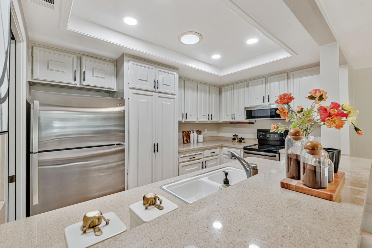Detail Gallery Image 13 of 46 For 5441 Cribari Grn, San Jose,  CA 95135 - 2 Beds | 2 Baths