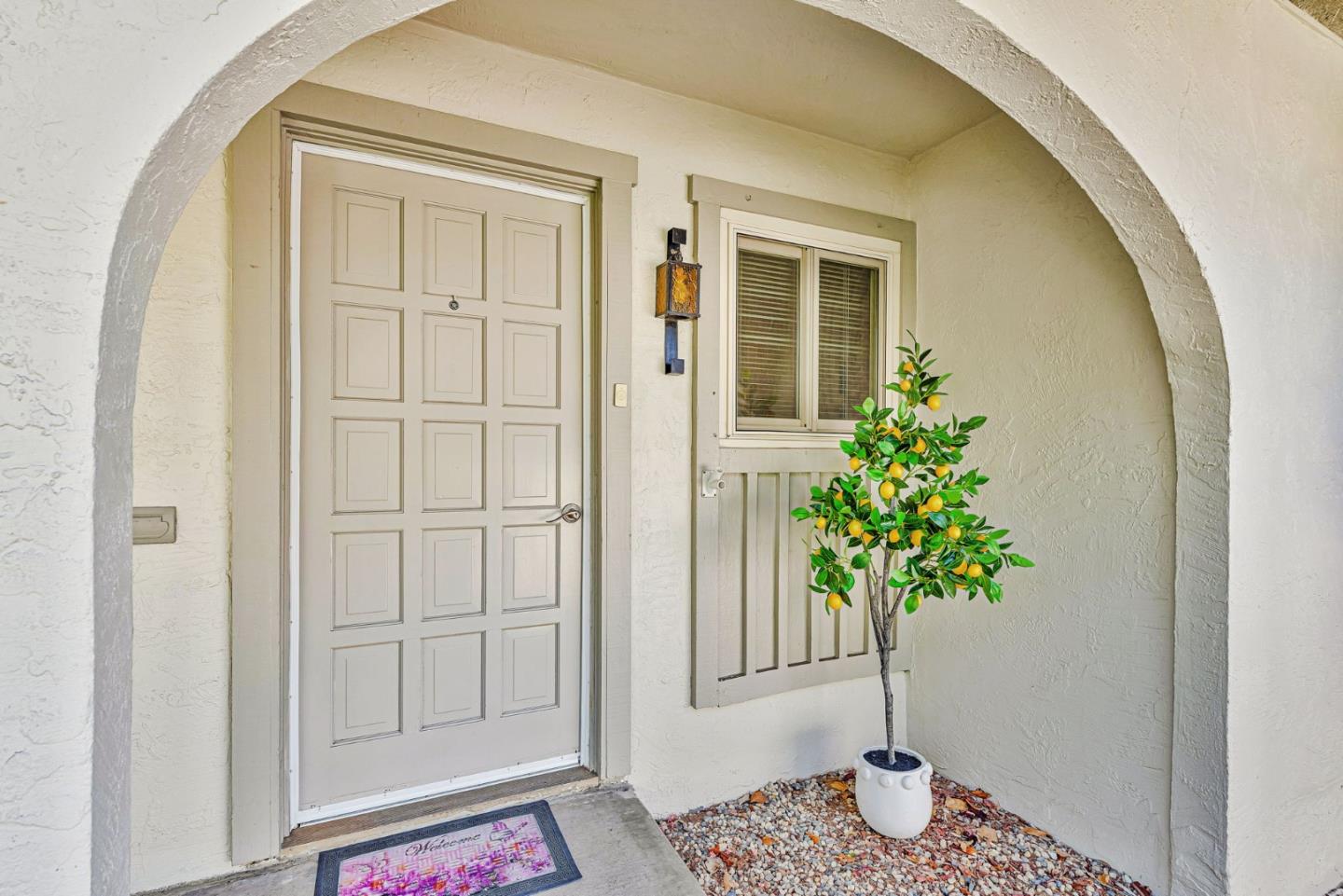 Detail Gallery Image 2 of 46 For 5441 Cribari Grn, San Jose,  CA 95135 - 2 Beds | 2 Baths