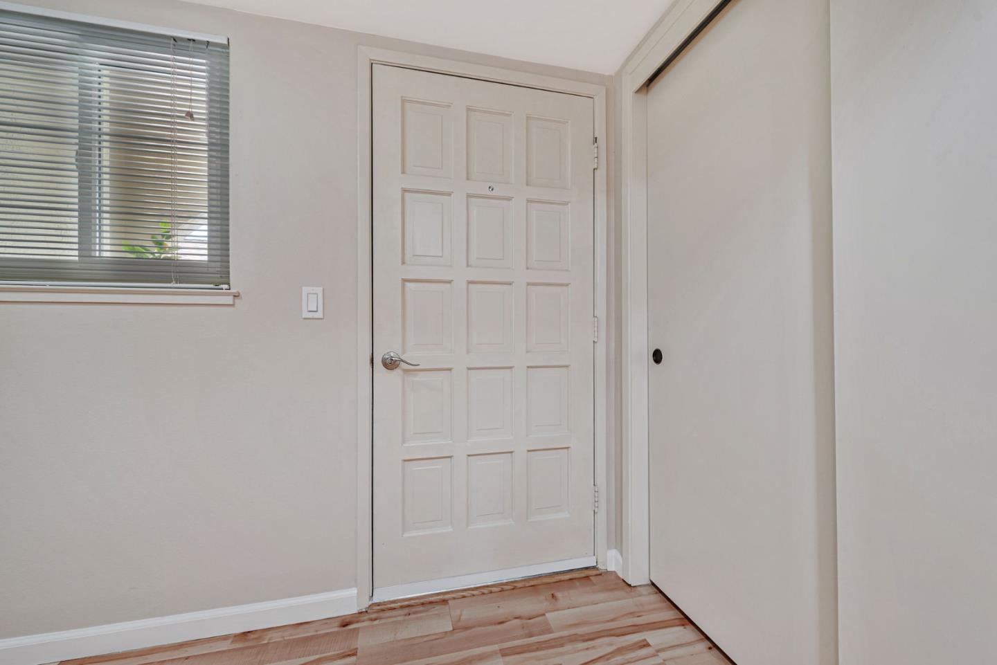 Detail Gallery Image 3 of 46 For 5441 Cribari Grn, San Jose,  CA 95135 - 2 Beds | 2 Baths
