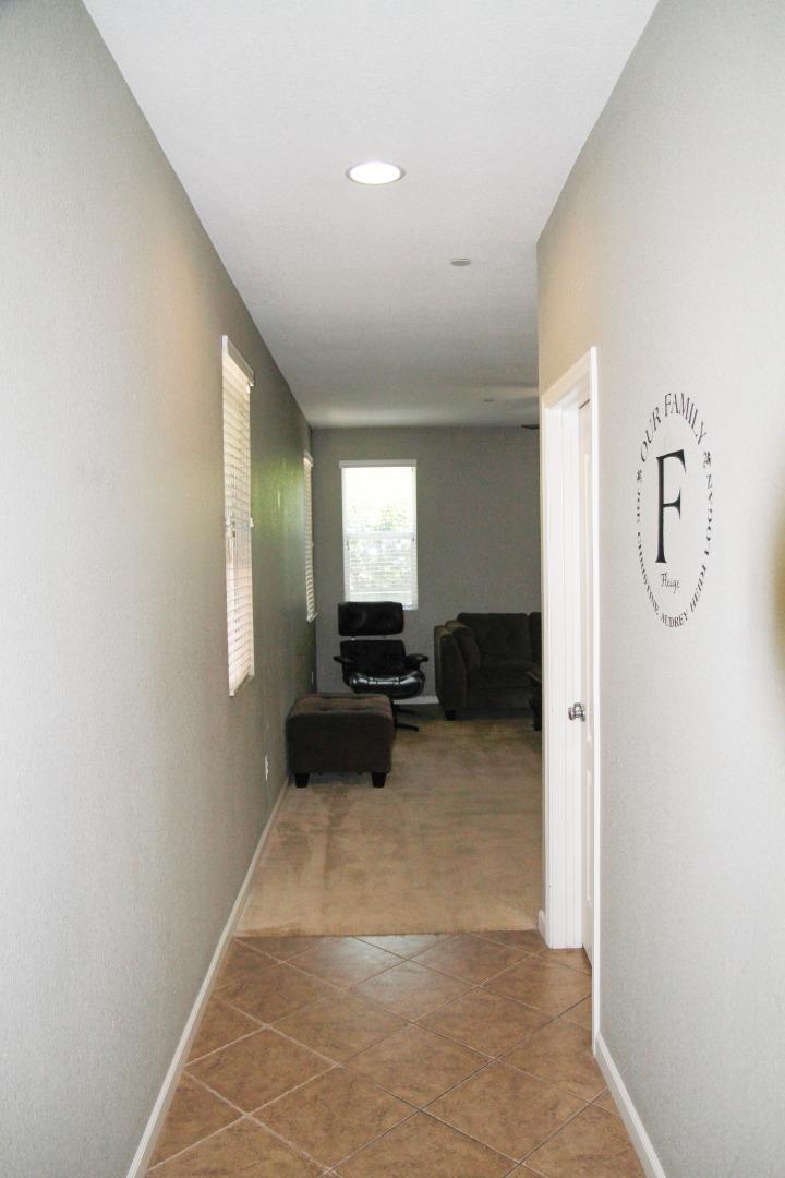 Detail Gallery Image 3 of 21 For 120 Sturla Way, Gilroy,  CA 95020 - 3 Beds | 2/1 Baths