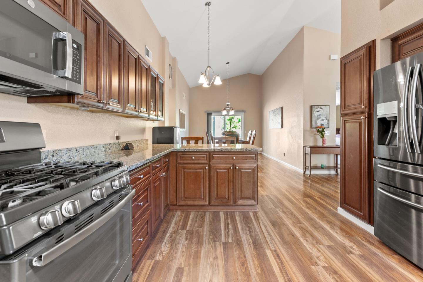 Detail Gallery Image 13 of 27 For 506 Navajo Ave, Paso Robles,  CA 93446 - 3 Beds | 2 Baths