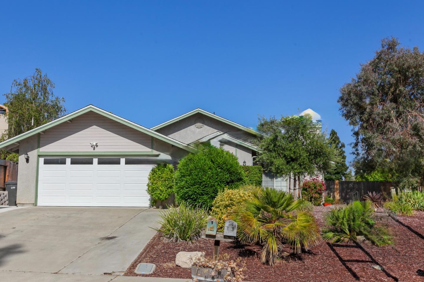 Detail Gallery Image 2 of 27 For 506 Navajo Ave, Paso Robles,  CA 93446 - 3 Beds | 2 Baths