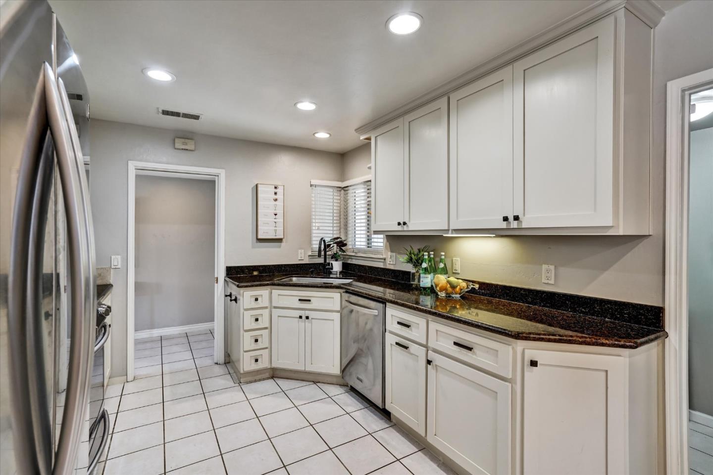 Detail Gallery Image 8 of 37 For 4110 Partridge Dr, San Jose,  CA 95121 - 4 Beds | 2 Baths