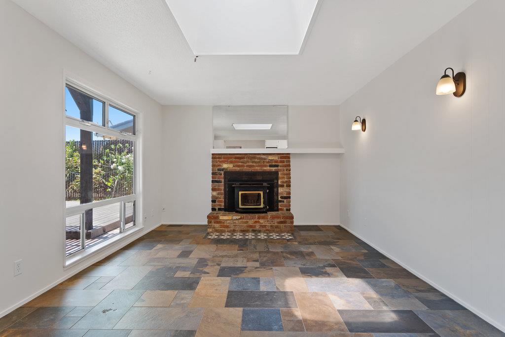 Detail Gallery Image 6 of 40 For 21 Karen Dr, Watsonville,  CA 95076 - 3 Beds | 2 Baths
